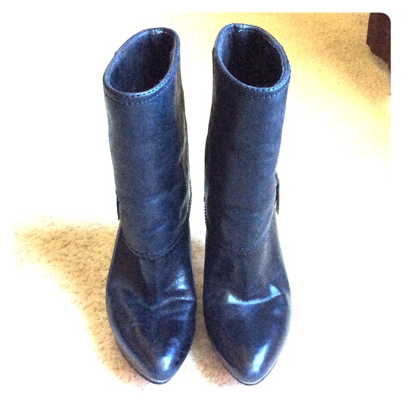 Nine West Platform Zippered Boot