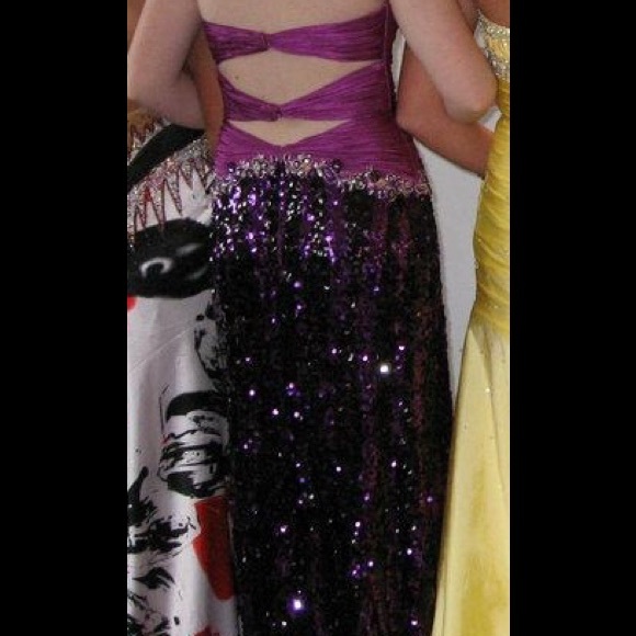 Prom dress - Picture 2 of 4