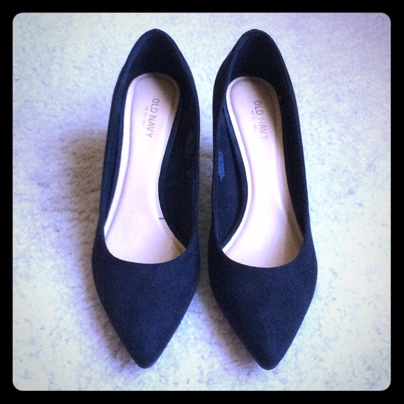 Suede pump