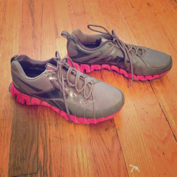 REEBOK RUNNING SHOES