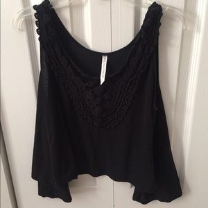 Crochet detailed crop top!