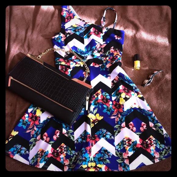 Material Girl Dresses & Skirts - Fun flirty dress