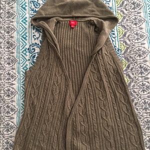 Sweater vest with a hood