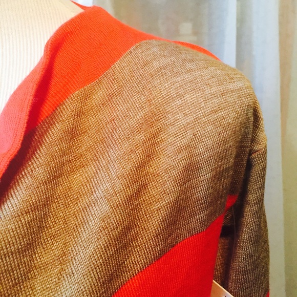 Striped Tunic Sweater From Sweater Barn Size Small - Picture 4 of 4