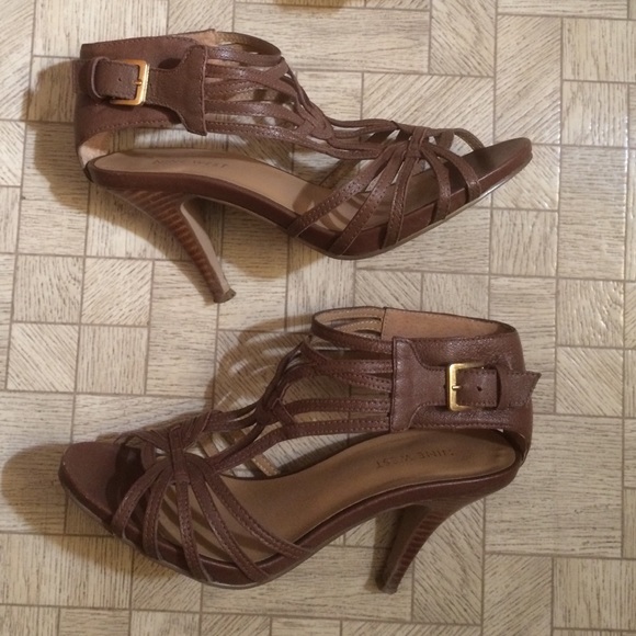 3 inch brown strAppy open toe Nine West heels