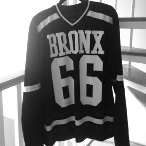 CARBON Graphic Sweater (XL)