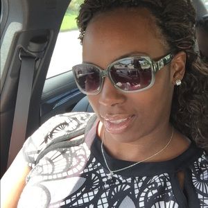 Meet your Posher, Dedra