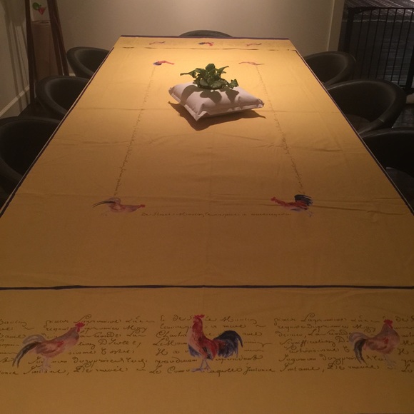 Tablecloth, William Sonoma, size 70"x108"