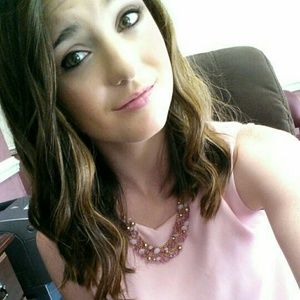 Meet your Posher, Amber