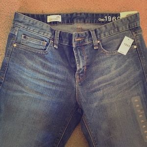 NWT! Gap Real Straight Jeans size 28r. Brand new!