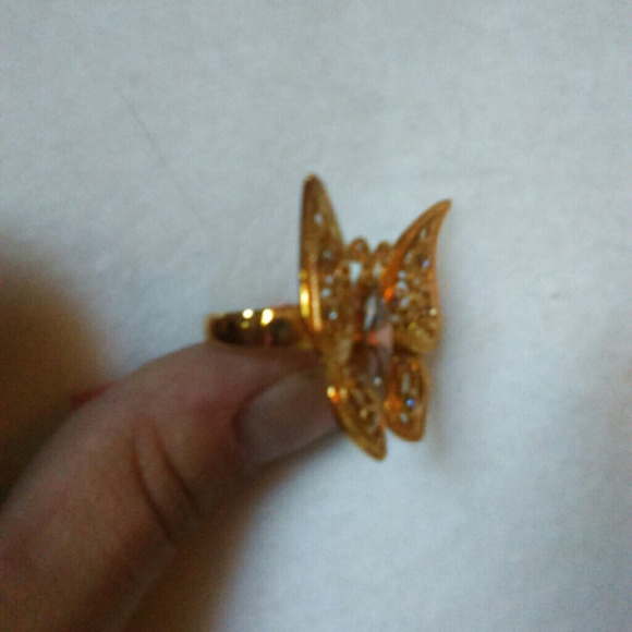 💔CLOSING SALE!💔 Austrian Crystal Butterfly Ring7 - Picture 3 of 4