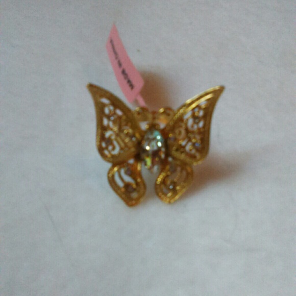 💔CLOSING SALE!💔 Austrian Crystal Butterfly Ring7 - Picture 4 of 4