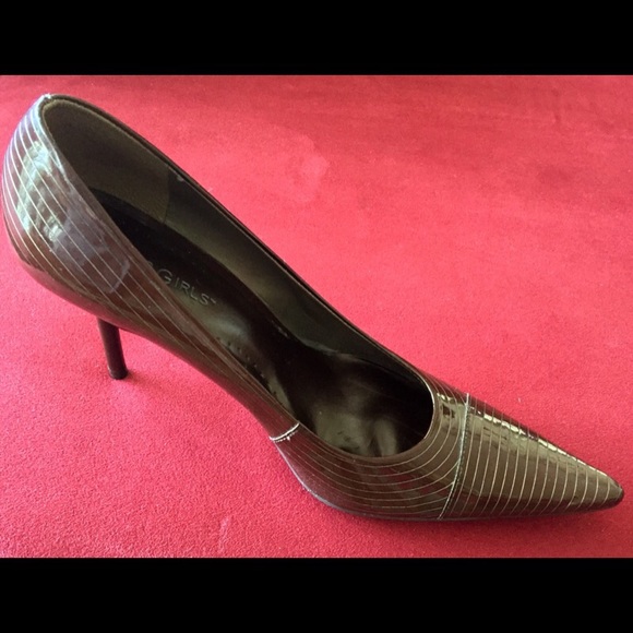 Gorgeous BCBGirls Leather Pumps in Chocolate Brown