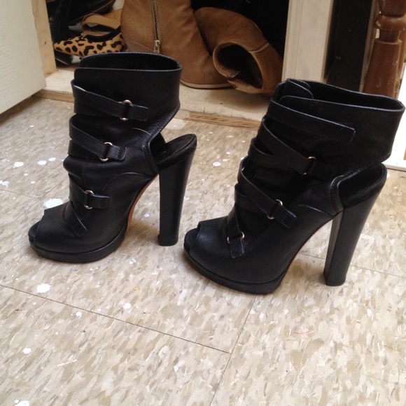 Gucci heels