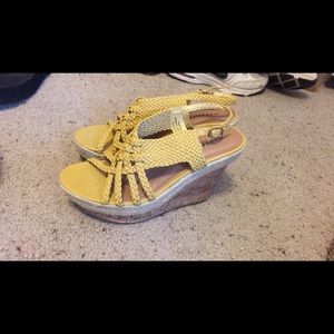 Steve Madden Yellow wedges