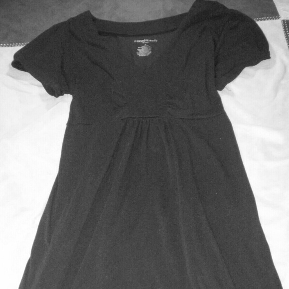 Liz Lange pretty BLACK maternity dress