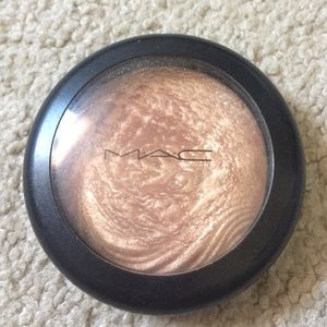 Mac Extra Dimension Skinfinish