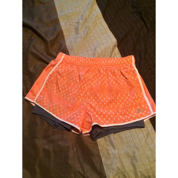 Size M workout shorts