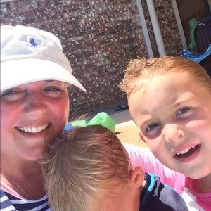 Meet your Posher, Debbie