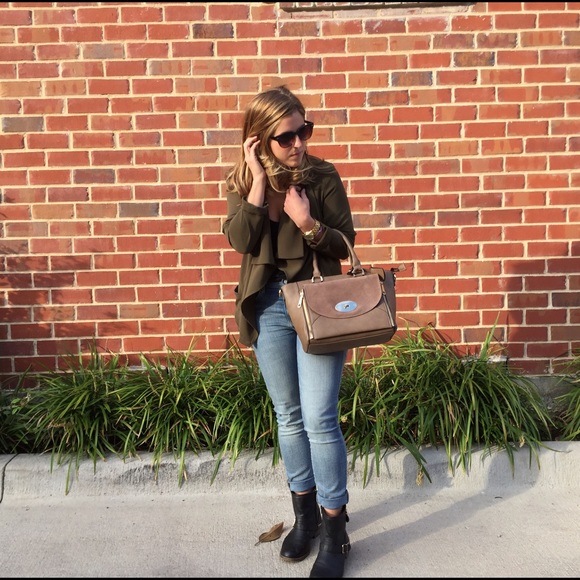 Meet your Seller - Picture 2 of 4