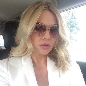 Meet your Posher, May