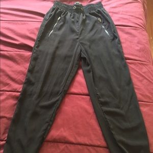 Black polyester ankle dress pants