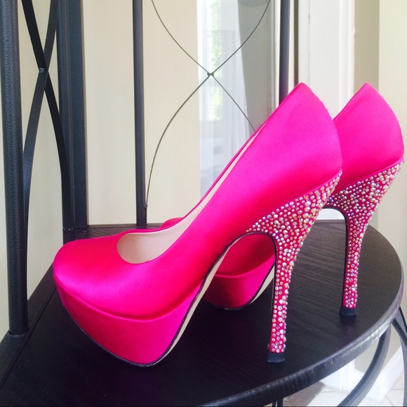 Steve Madden Partyy - R Fuchsia