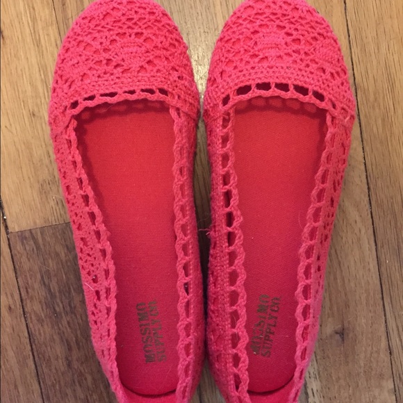 Cute coral crochet flats