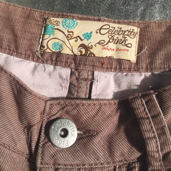 🚩 Shorts - Celebrity Pink 🌼 - Picture 2 of 3