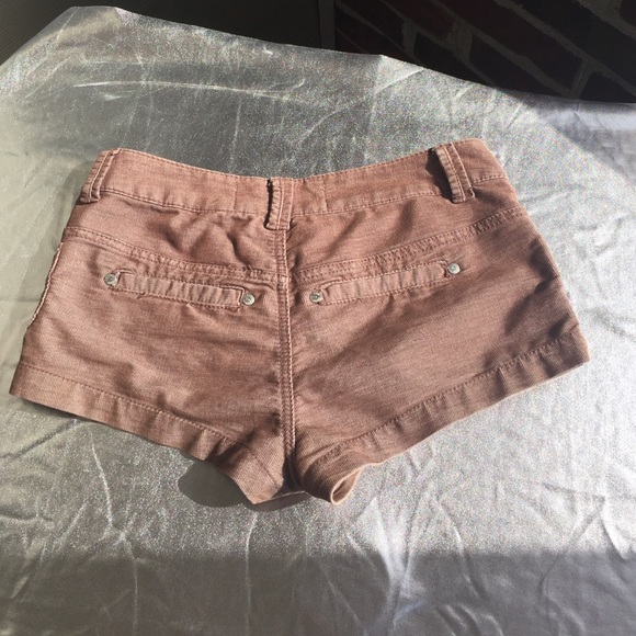 🚩 Shorts - Celebrity Pink 🌼 - Picture 3 of 3