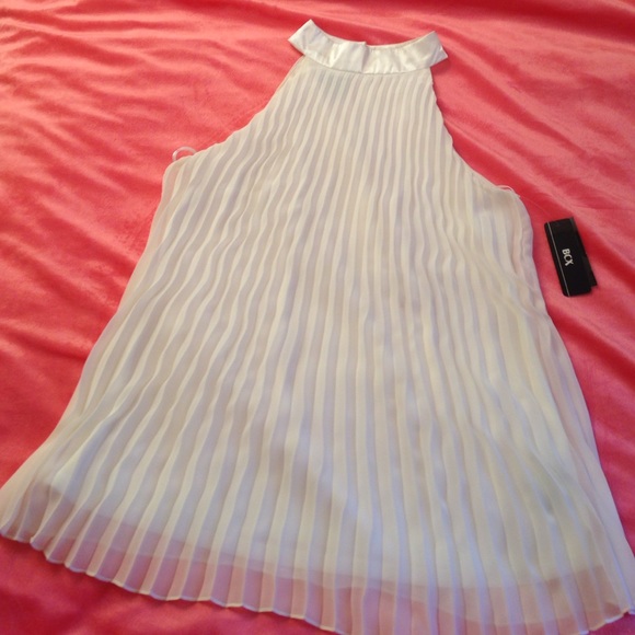 BCX Pleated Sleeveless Shirt - White