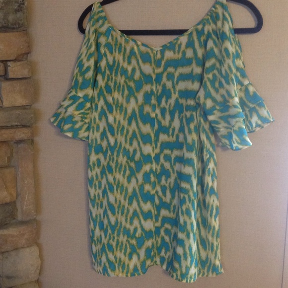 Forever 21 "Cold Shoulder" top! Like New!! Sz S!🌷 - Picture 3 of 3