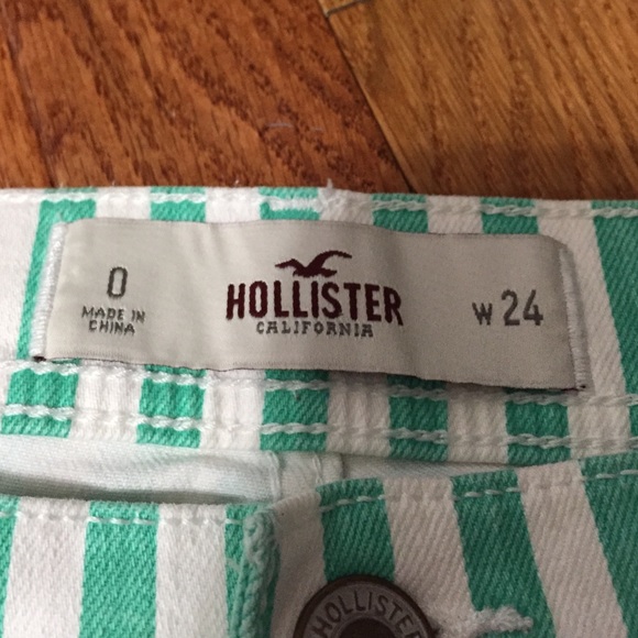 Adorable Hollister shorts - Picture 2 of 2