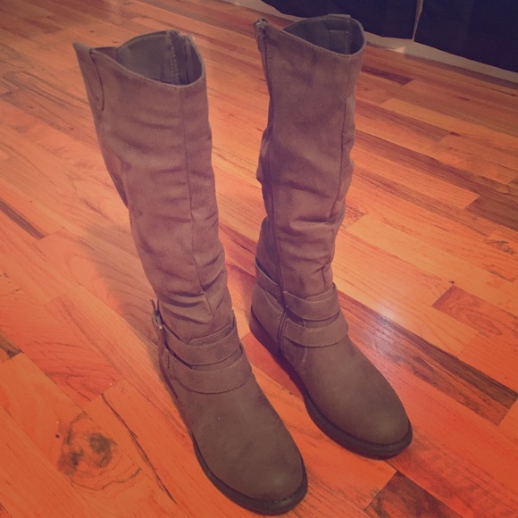 Shoe boots