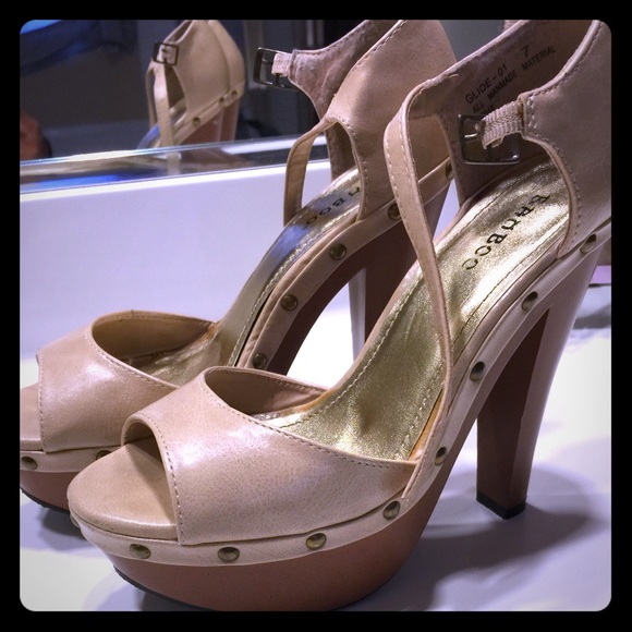 Tan Bamboo heels 💛