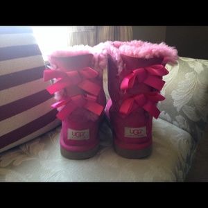 100% Auth Bailey pink ribbon bow UGG Boots Youth 2