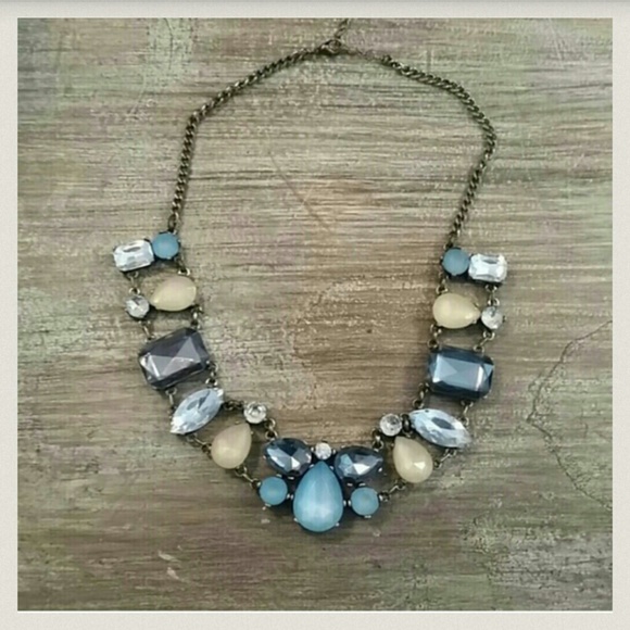 Jewelry - Statement necklace