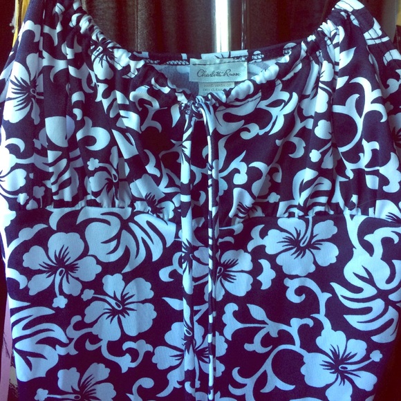Black and white Hawaiian dress