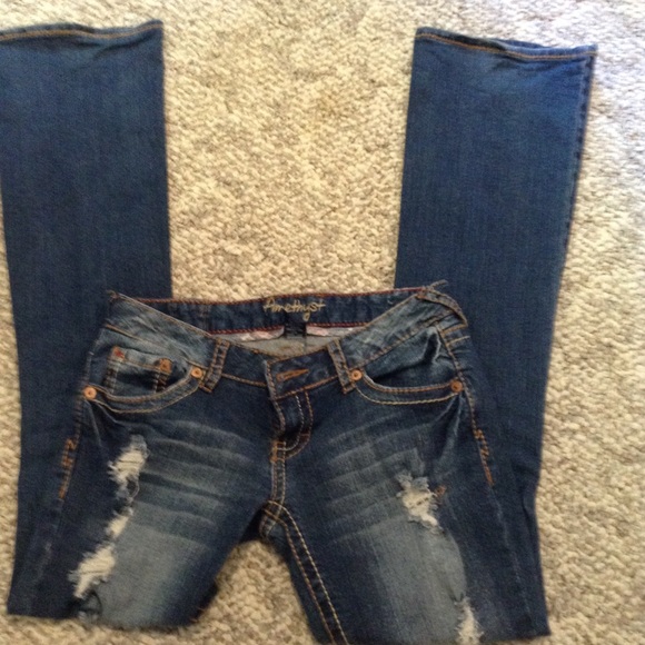 Distressed jeans - Picture 2 of 4