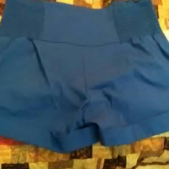 Very cute high waisted Royal Blue Shorts - Picture 2 of 2