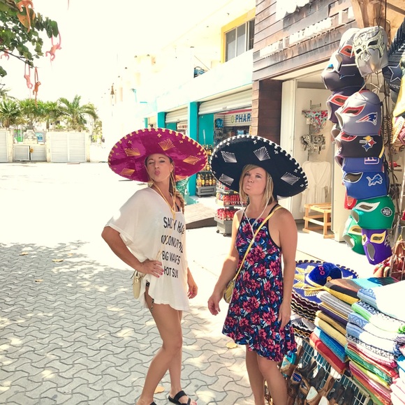 Meet your Posher, Sarah - Picture 3 of 5