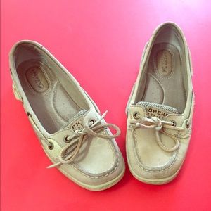 Sperry Top-Sider Angelfish in Oatmeal.  Size 6.