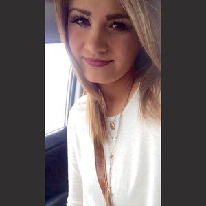 Meet your Posher, Jayci