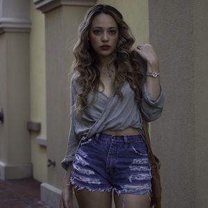 Meet your Posher, Ebony