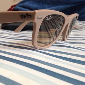 Light Tan ray ban wayfare