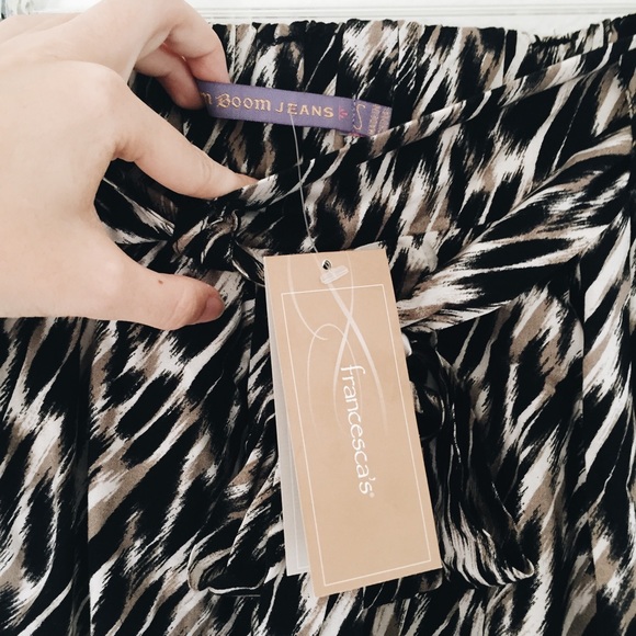NET Flowy Printed Shorts - Picture 2 of 3