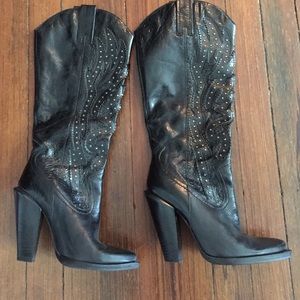 High heel cowboy boots
