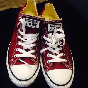 Unisex Converse NWT. Brand new