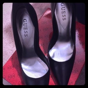Guess 'Carrie' Stiletto