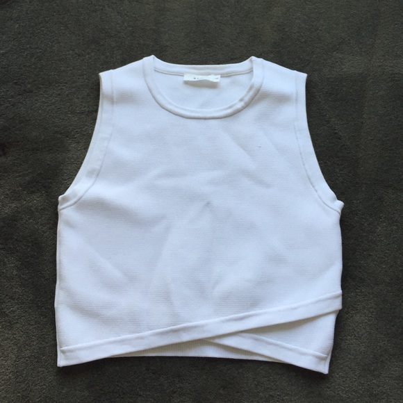 SOLD 🎁 White bandage crop top
